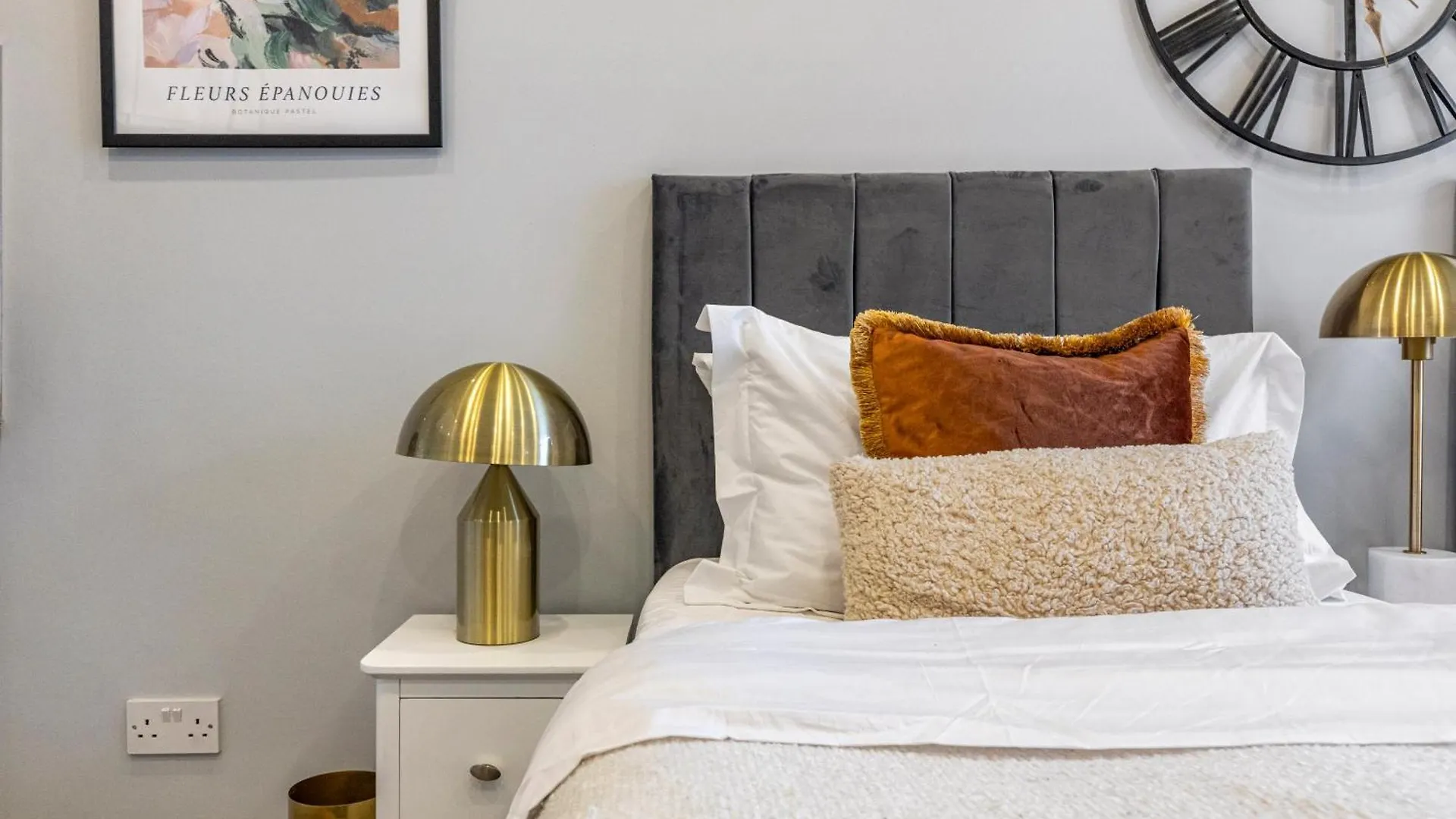 Trendy Twin Studio Modern Comfort For 2! Apartman London
